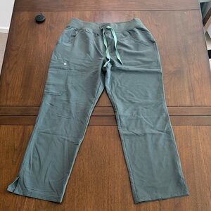 Figs Scrub Bottoms in Moss